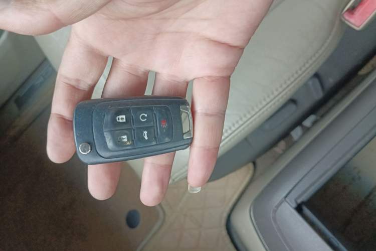 Used Buick GL8 2011 3.0L GT Luxury Business Haoya Edition Vehicle Key