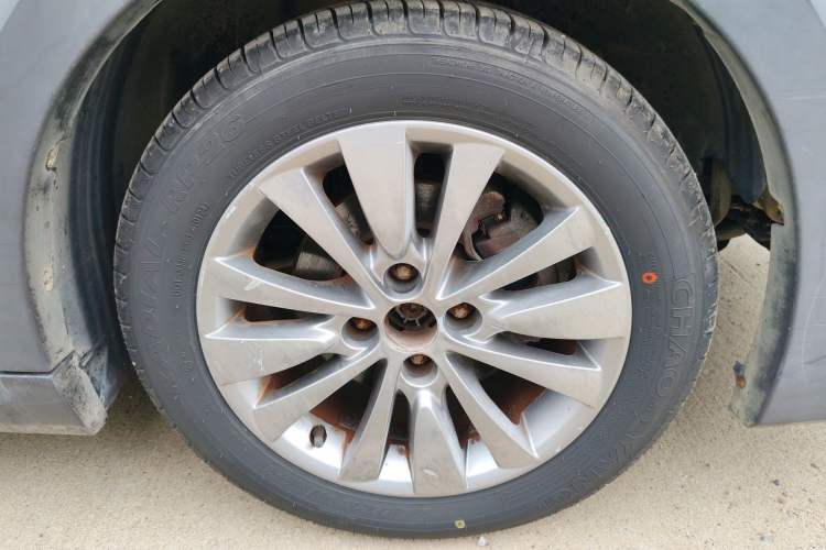 Used Citroen C-Quatre 2013 Facelifted CROSS 1.6L Automatic Right Front Wheel Hub