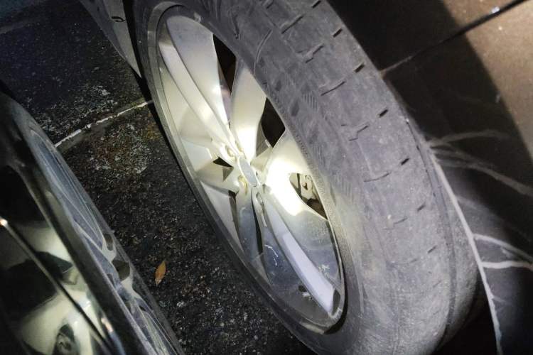 Used Ford Edge 2015 2.0T GTDi Four-Wheel Drive Prestige Model Right Front Wheel Hub