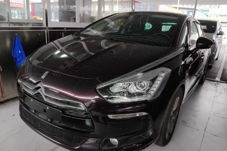Used DS 5 2014 1.6T Luxury Edition THP160