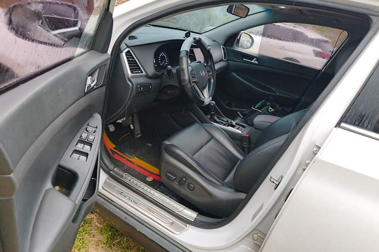 Used Hyundai Tucson 2018 1.6T Dual-Clutch Two-Wheel Drive 15th Anniversary Special Edition
