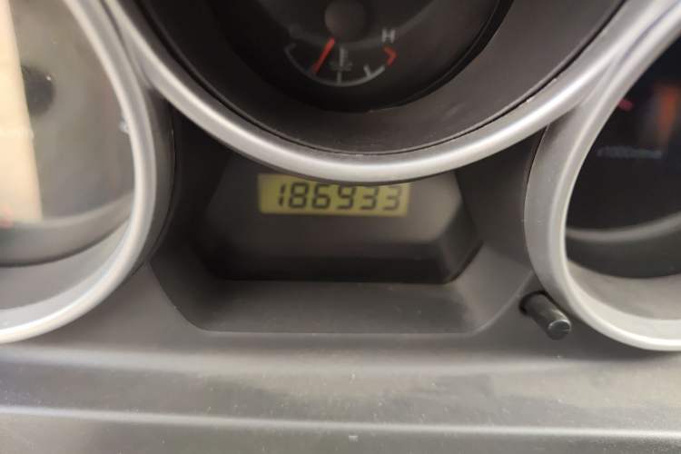 Used FAW Weizhi V2 2010 1.3L Manual Luxury Version
