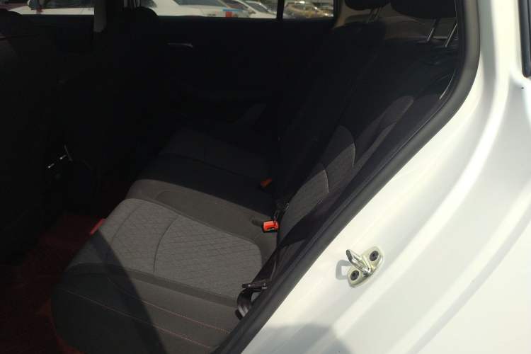 Used Roewe i5 2023 1.5L Manual Comfort Edition Left Rear Seat