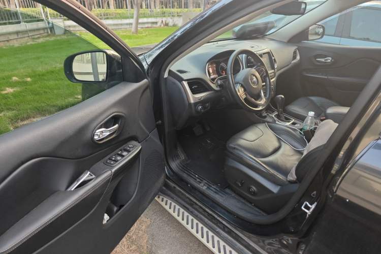 Used Jeep Cherokee 2017 2.4L Professional Smart Edition