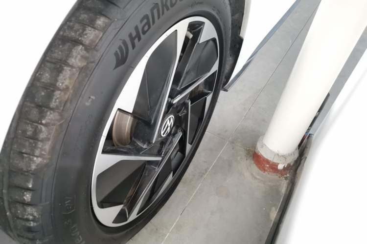 Used Volkswagen ID.3 2025 Smart Model Outstanding Oxygen Edition Left Front Wheel Hub