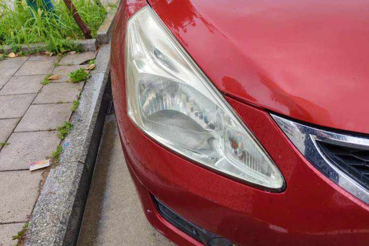 Used Nissan Tiida 2011 1.6L CVT Smart Version
