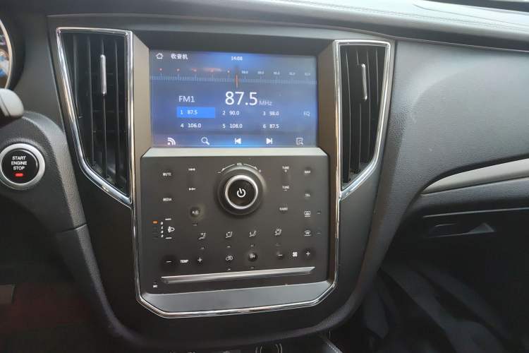 Used Zotye SR7 2016 1.5T Manual Cube Road Edition China IV Standard
