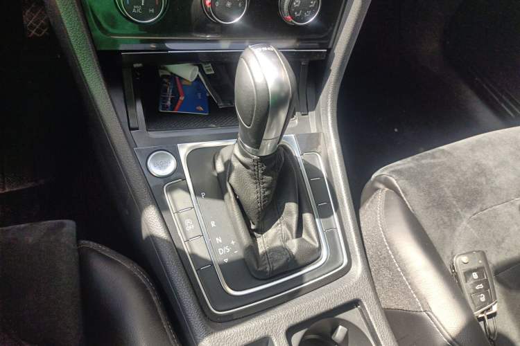 Used Volkswagen Golf 2019 280TSI DSG Luxury Version China V Standard Gear Lever