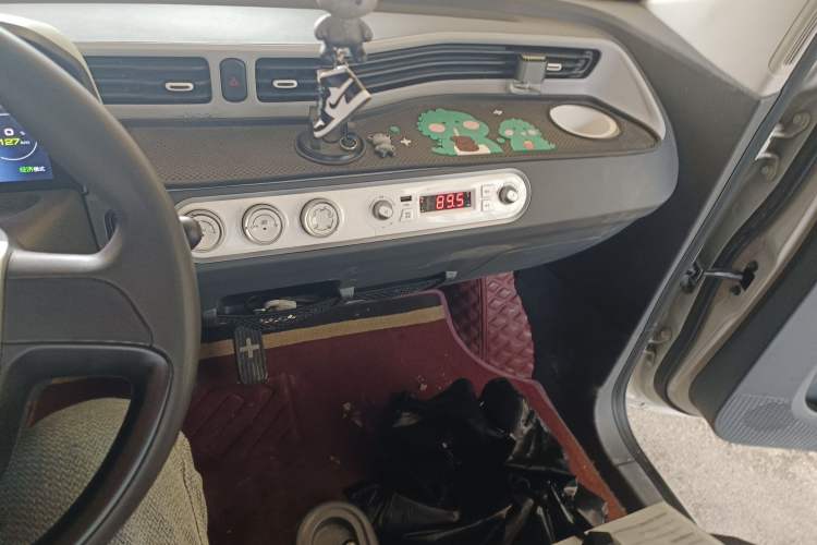 Used Wuling Hongguang MINIEV 2022 Macaron Premium Model – Lithium Iron Phosphate