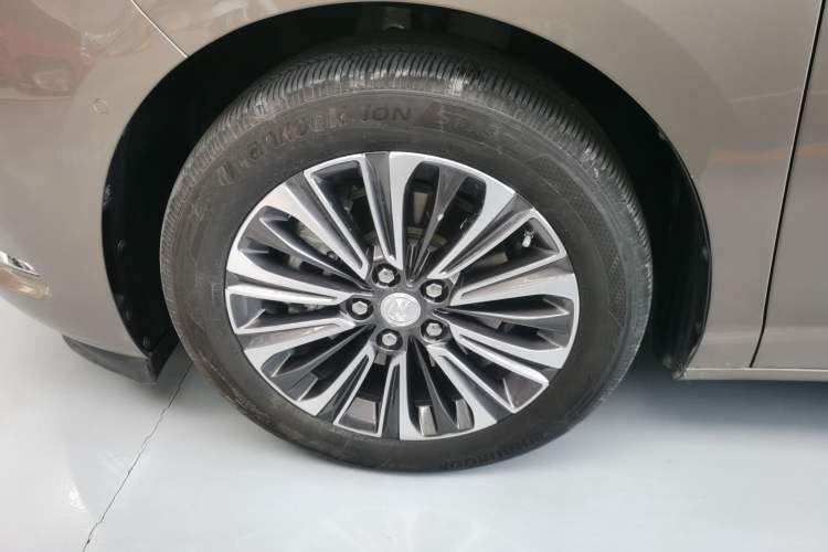 Used Buick GL8 2021 ES Landtrek 653T Luxury Model
