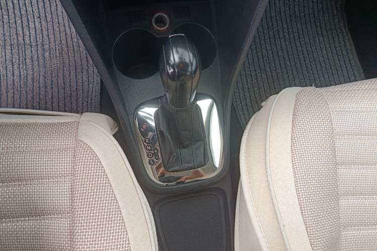 Used Volkswagen Polo 2011 1.4L Automatic ZhiShang Version Gear Lever