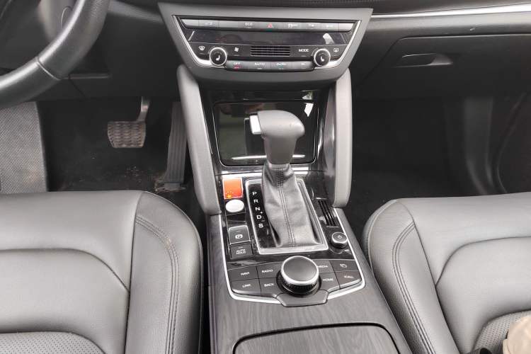 Used BORGWARD BX7 2018 28T Front-Wheel Drive Quality Enjoyment Version 5 Seats China VI Emission Standard Audio And AC Panel