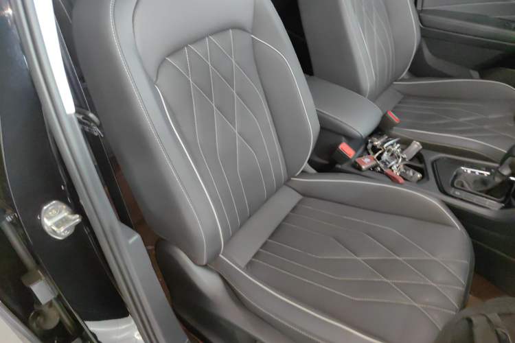 Used Volkswagen Tiguan L 2023 330TSI Automatic Two-Wheel Drive Smart Edition