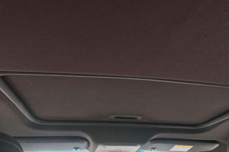 Used Chevrolet Monza 2019 RS 330T Automatic Sporty Edition China VI Standard Headliner