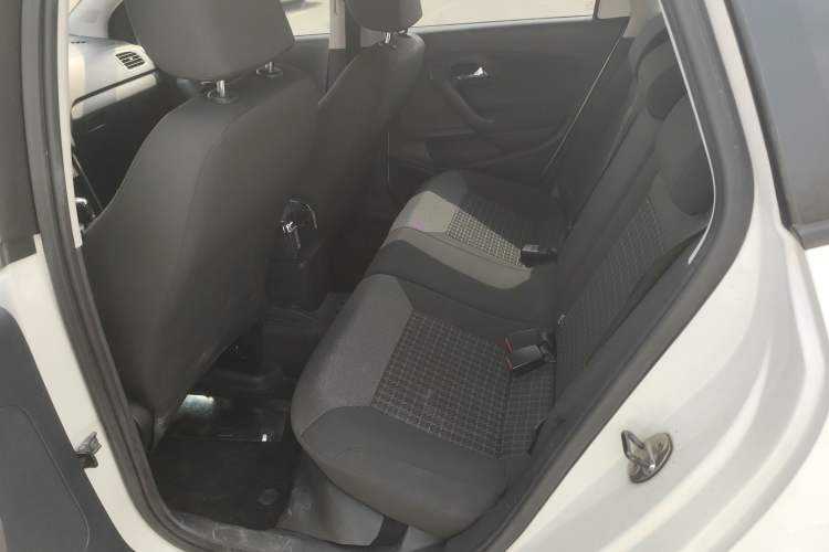 Used Volkswagen Polo 2016 1.6L Automatic Comfort Model