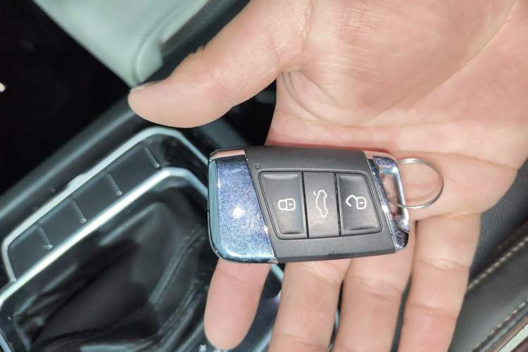 Used Volkswagen Magotan 2023 2 Million Units Commemorative Edition 330TSI DSG Luxury Version Vehicle Key