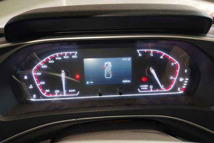 Used SAIC MAXUS Xintu V80 2024 Aotuntong 6MT Short-Wheelbase Ultra-Low Roof 127 Ps 5-Seater