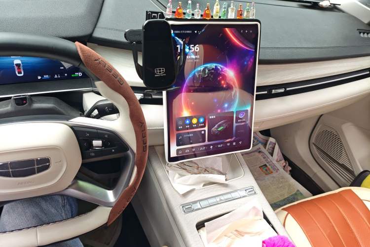 Used Geely Auto Preface 2024 Zhiqing 1.5TD Tiangong Edition Audio And AC Panel