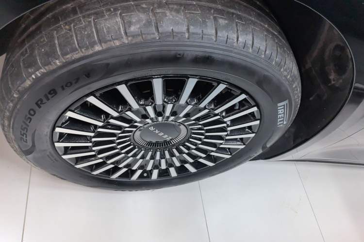 Used Zeekr 009 2024 Six-Seat Executive Version 4WD 108 kWh
