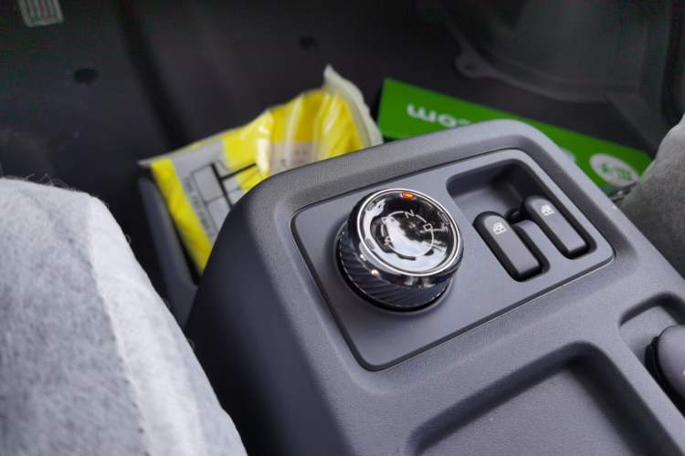 Used Wuling Yangguang 2024 300KM Comfort Version Passenger Van 75kW
