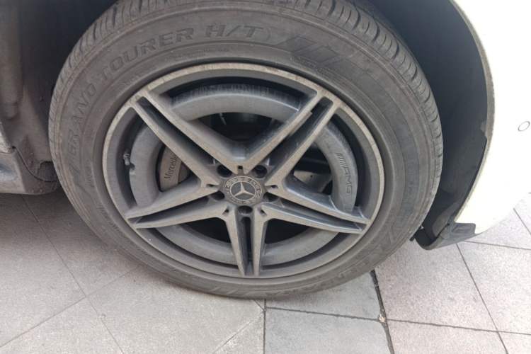 Used Mercedes-Benz EQC 2022 EQC 400 4MATIC Right Front Wheel Hub