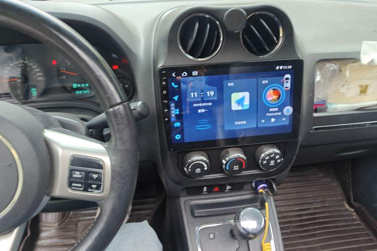 Used Jeep Compass 2011 2.4L four-wheel drive Comfort version