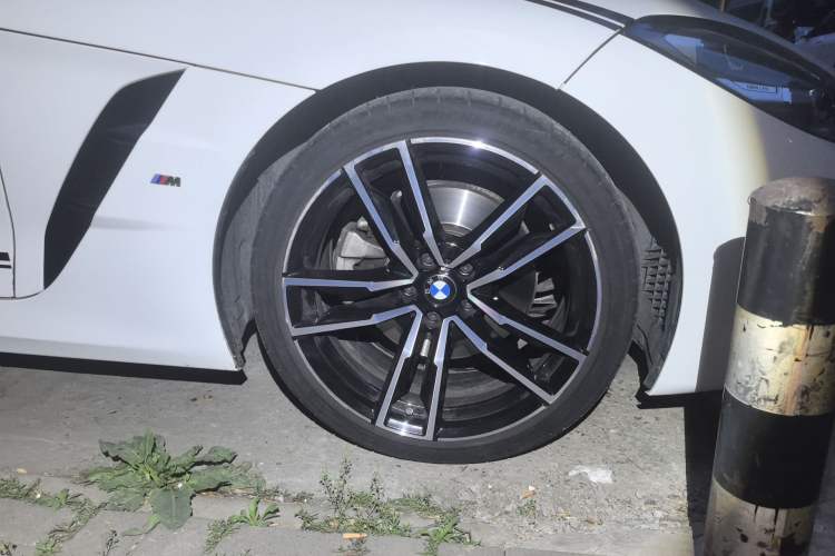 Used BMW Z4 2022 sDrive 25i M Sport Package Right Front Wheel Hub