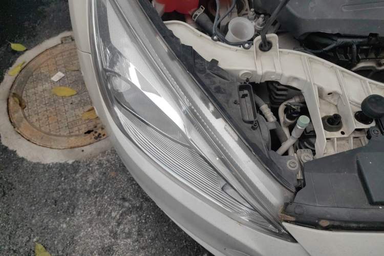 Used Ford Focus 2017 Sedan EcoBoost 180 Automatic Flagship Model Right Front Headlight