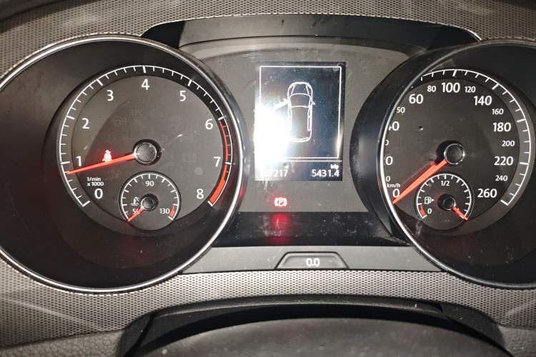 Used Volkswagen Golf Sportsvan 2016 230TSI Automatic Trend Edition Instrument Cluster