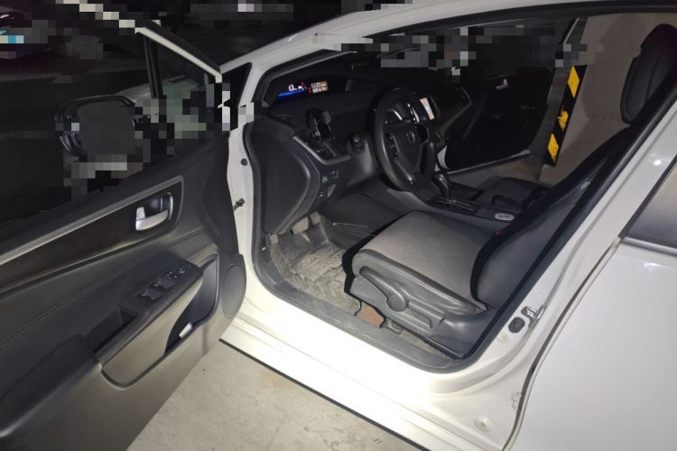 Used Honda Jade 2013 1.8L automatic Comfort version 5 seats