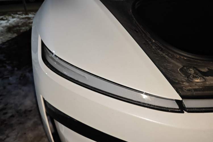 Used Tesla Model Y L 2025 Model Long-Range All-Wheel-Drive Version