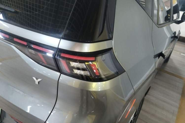 Used AION Y 2022 70 Tech Edition Lithium Iron Phosphate