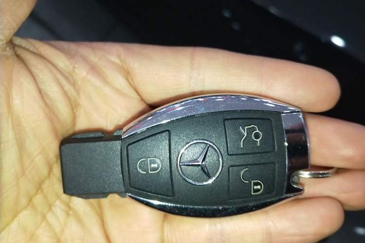 Used Mercedes-Benz GLC 2019 GLC 260 L 4MATIC Luxury Model Vehicle Key