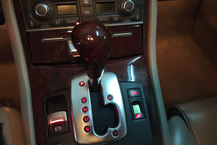 Used Audi A8 2009 A8L 4.2 FSI quattro Prestige Edition Gear Lever