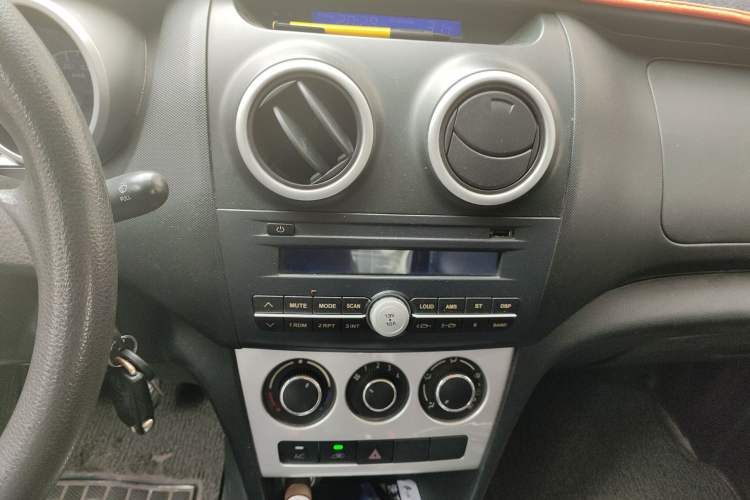 Used CHANGAN KAICHENG Ounuo S 2014 1.5L Base Version
