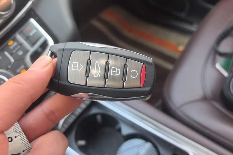 Used Haval H9 2020 2.0T Gasoline 4x4 Luxury 7-Seater Vehicle Key