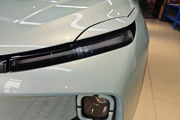 Used Geometry E Firefly 2024 301km Flowing Light Left Front Headlight