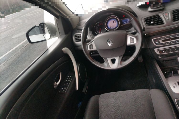 Used Renault Fluence 2013 2.0L Comfort Edition
