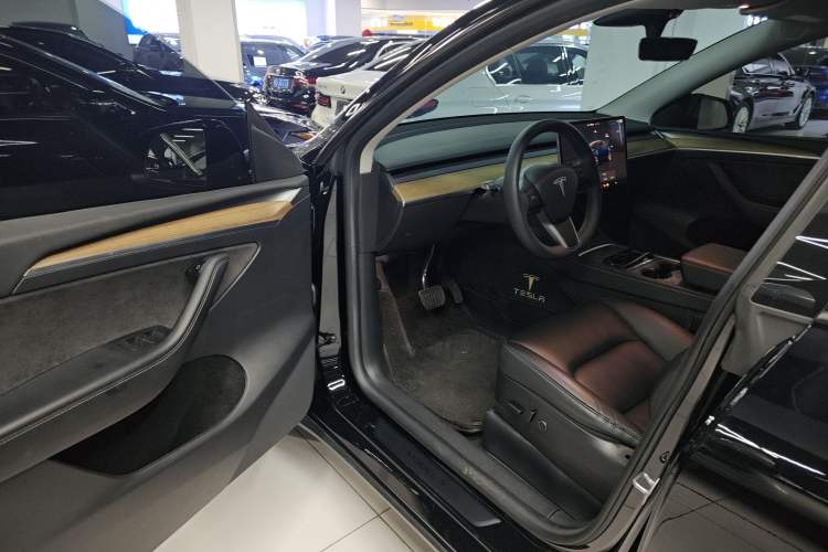 Used Tesla Model Y 2022 Revised Version Rear-Wheel Drive Driver Seat