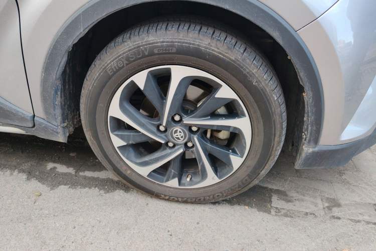 Used Toyota IZOA 2018 2.0L Yichi Version China VI Standard