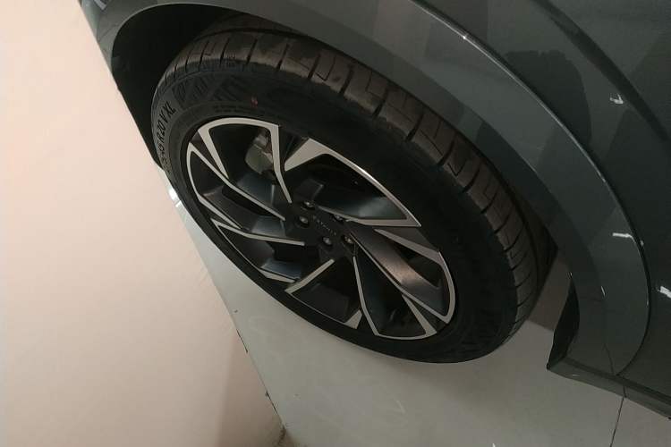 Used Lynk & Co 09 2021 2.0T Halo Seven-Seater