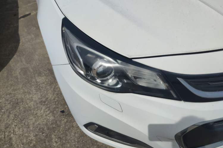 Used Chevrolet Malibu 2017 1.5T Automatic Luxury Edition Right Front Headlight