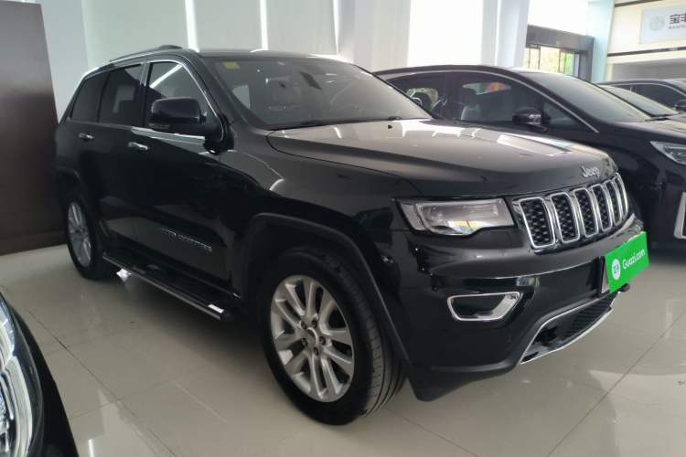 Used Jeep Grand Cherokee 2016 3.0L Comfort Navigation Edition Front Right 45 Deg