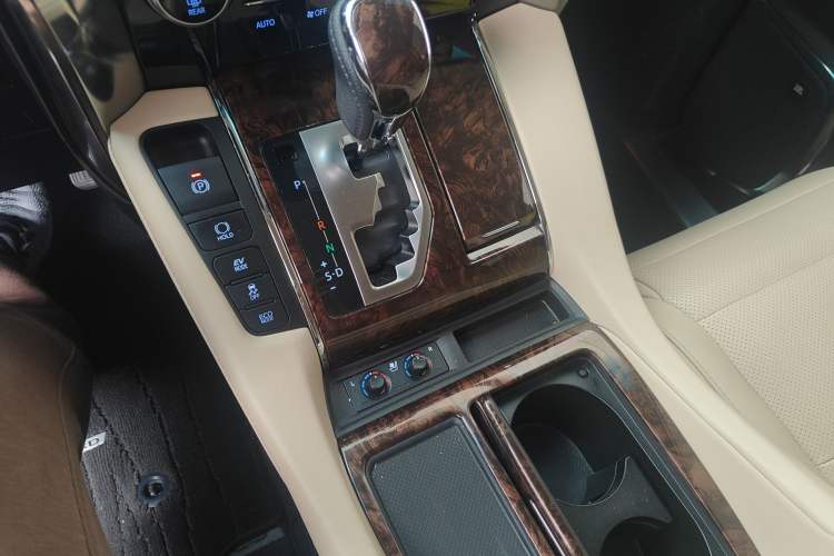 Used Toyota Alphard 2021 Dual-Engine 2.5L Luxury Edition