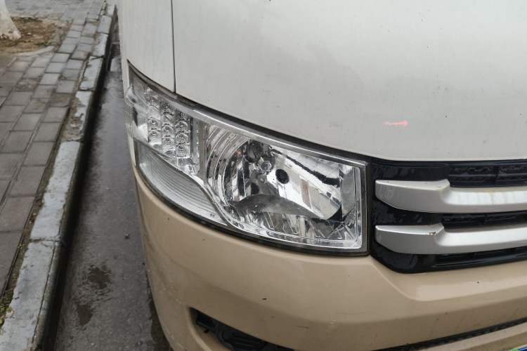 Used Foton Scenic G7 2017 2.0L Short-Wheelbase Commercial Van High-Roof 2-Seater 4Q20M
