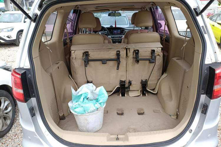 Used Baojun 730 2016 1.5T Manual Luxury Edition 7 Seats
