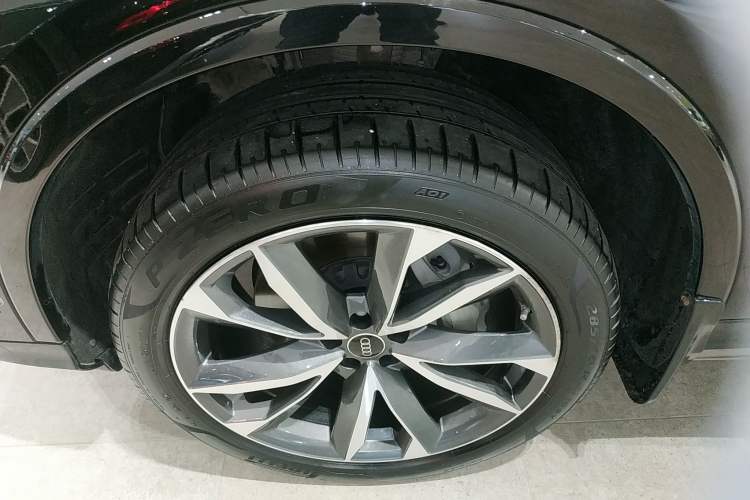 Used Audi Q7 2023 55 TFSI quattro S line Sport Edition
