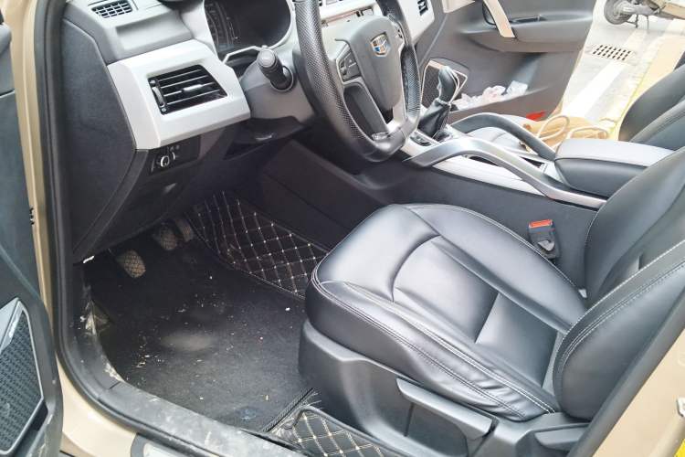 Used Geely Auto Emgrand X7 Sport 2016 2.0L Manual ZhiShang Version
