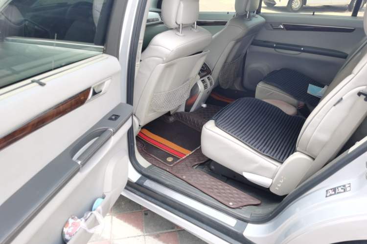 Used Mercedes-Benz R-Class 2010 R 350 L 4MATIC
