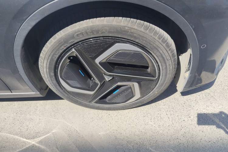 Used Deepal L07 2025 530 Ultra DeepBlue Intelligent Driving AD PRO Pure-Electric Version
